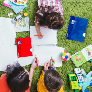 Oxford Openflex notebooks with pupils outside